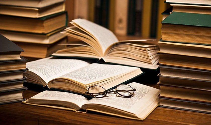 Топ-10 научно-популярных книг, которые расскажут о космосе, физике, экономике и биологии